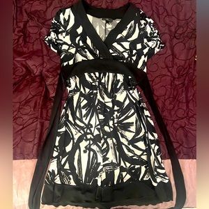 IZ Byer California dress. US juniors size M. Black & white. Barely worn.